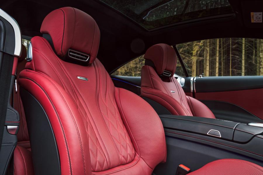 Интерьер Mercedes-AMG S63 4Matic+ Coupe (C217) 2018 года  (UK) (фото 32 из 38)